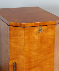 Antique Pair of Art Deco Sycamore Bedside Cabinets (Circa 1930)