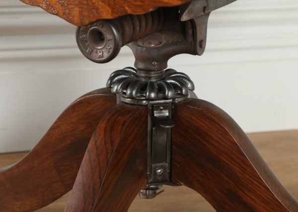 Antique American Victorian Oak Revolving Office Desk Captain’s Chair (Circa 1890)