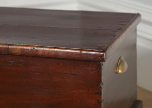 Antique English Georgian Elm & Oak Trunk Blanket Box Chest Ottoman (Circa 1780) - yolagray.com