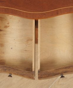 Pair of English Georgian Regency Style Figured Mahogany Serpentine Bedside Cabinet Tables Nightstands (Circa 1970) - yolagray.com